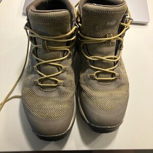 Women's REI hiking Boots in Olive/Tan